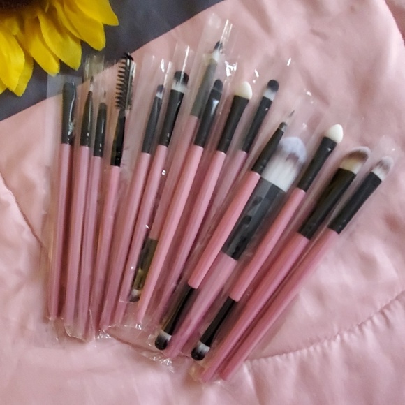 Set of 15 makeup brushes 💄👠💅 - Picture 7 of 7